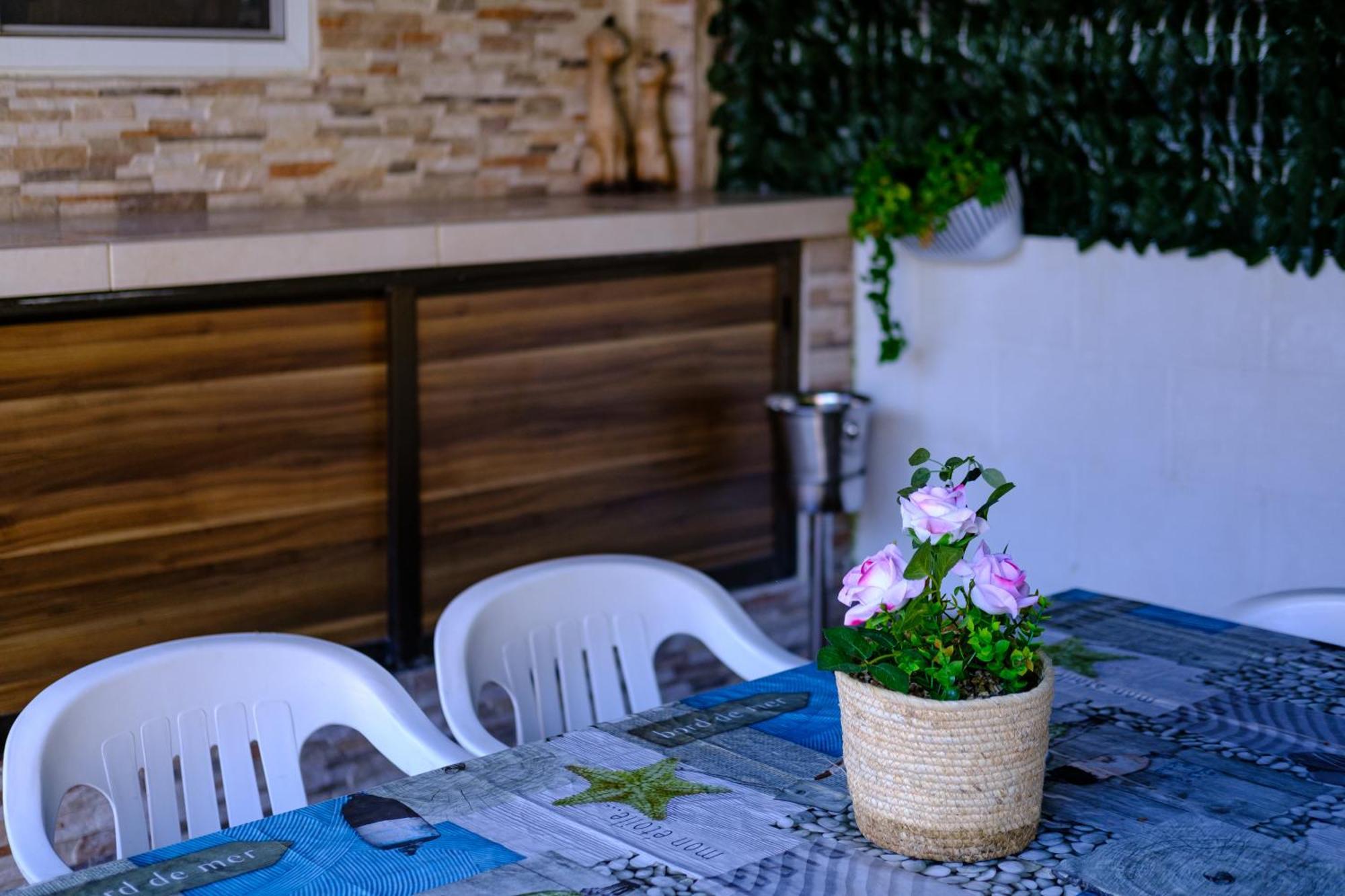 Demetris Apartment Meneou Exterior photo